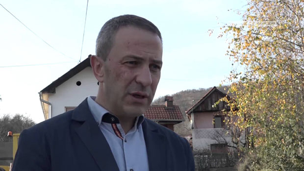 Уједи паса тешки као Гимназија